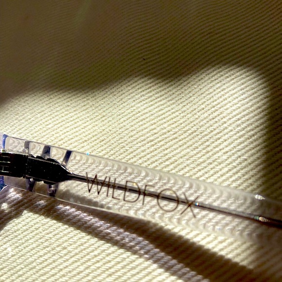 WILDFOX “Classic Fox 2" Metallic Blue Mirrored Tint Sunglasses – OS - Picture 5 of 9